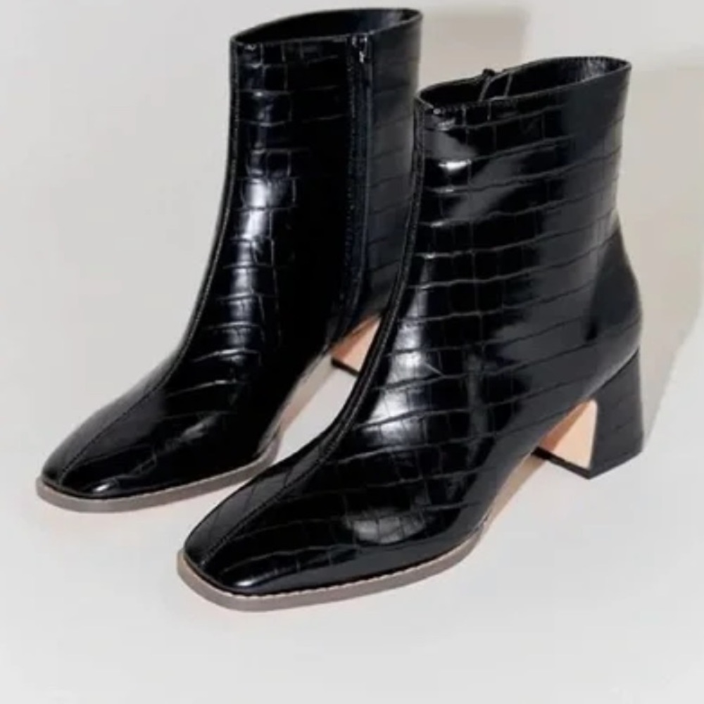 Urban Outfitters Kate Croc Square Toe Ankle Boots - Size 8